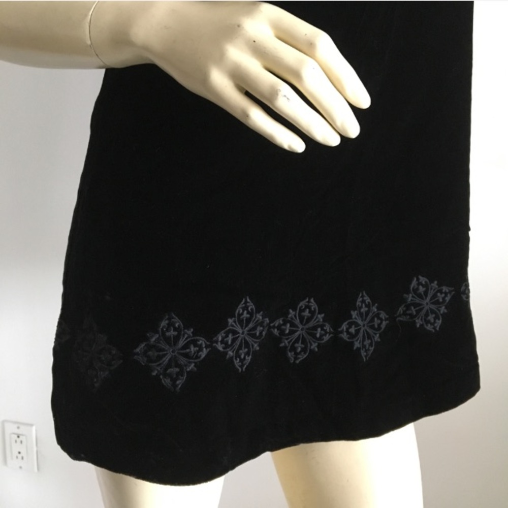 sleeveless black velvet shift dress - Picture 3 of 7